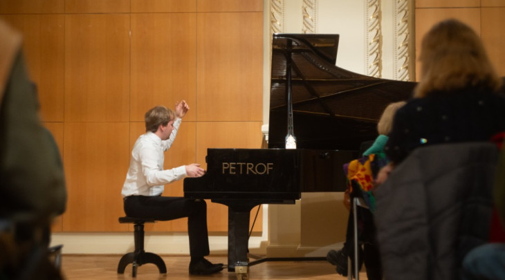 Klavírní koncert Matyáše Nováka v Bukurešti